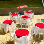 Mesas e cadeiras plásticas para eventos em Santana – NORTE FESTA